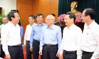 Cần sớm khắc phục tình trạng 'xin - cho', 'ôm lên trên'