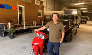 Hành động đẹp của chủ xe Mercedes với người đi xe máy cũ
