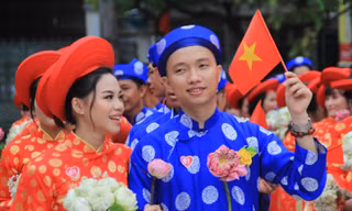 100 cặp cô dâu chú rể hạnh phúc trong lễ cưới tập thể ngày Quốc khánh