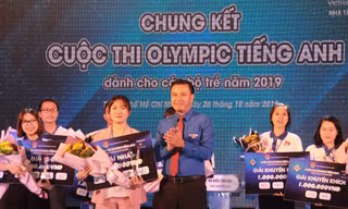 Nguyễn Hà Linh đoạt giải nhất cuộc thi Olympic tiếng Anh cho cán bộ trẻ năm 2019