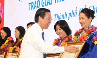 Chủ tịch Phan Văn Mãi: TPHCM tìm cơ chế khả thi nhất để cải thiện thu nhập cho nhà giáo 