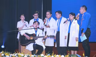 Vinh danh những cống hiến, hy sinh của đội ngũ thầy thuốc trẻ TPHCM