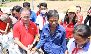 Keppel Land cùng báo Tiền Phong mang hệ thống lọc nước sạch đến vùng hạn mặn Tiền Giang
