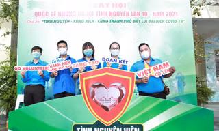 Bạn trẻ TPHCM ôn lại kỷ niệm chống dịch 