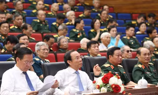 Lãnh đạo TPHCM gặp gỡ tướng lĩnh quân đội cấp cao nghỉ hưu