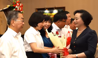 Bộ trưởng Nội vụ nêu cách hóa giải cán bộ đùn đẩy, sợ trách nhiệm