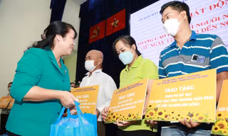 TP.HCM vận động hàng trăm tỷ đồng lo cho người dân