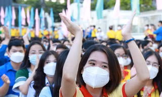 Xuân tình nguyện mang hơi ấm sẻ chia với bệnh nhân COVID-19