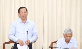 Chủ tịch TPHCM 'điểm tên' những việc cần làm ngay và dự án phải hoàn tất cuối năm