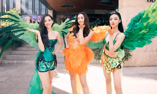 Lương Thùy Linh, Kiều Loan, Tường San hóa 'thiên thần' Victoria's Secret, diễn catwalk nóng bỏng 