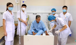 'Vua bắt rắn' nguy kịch vì suy đa tạng, nhiễm độc do rắn hổ cực độc cắn
