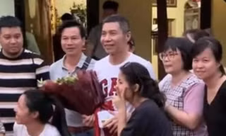 NSND Công Lý đi diễn trở lại sau thời gian dài dưỡng bệnh