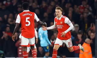 Hoà trận thứ 3 liên tiếp, Arsenal hụt hơi trong cuộc đua vô địch Premier League