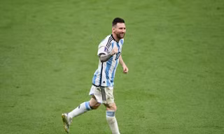 Giúp Argentina vào bán kết World Cup 2022, Messi lập nên nhiều kỷ lục mới