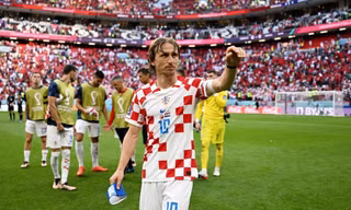 Croatia bị cầm hoà, Modric vẫn tạo nên kỳ tích chưa từng có
