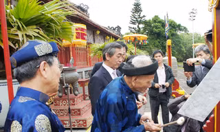 Bàn giao bộ bác chung, đặc khánh