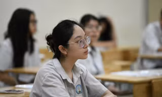 Đổi mới thi tốt nghiệp THPT 2025: Học sinh 'choáng' bởi ngữ liệu mới trong đề thi