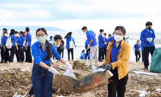 Giảm rác thải nhựa, hướng tới sử dụng bền vững không gian biển