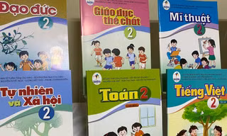 Bộ GD&ĐT đề xuất trích 3.500 tỉ ngân sách mua SGK: Hiệu trưởng nhiều trường nói 'không nên'