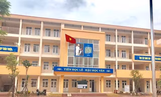 Đình chỉ giáo viên để xác minh việc phụ huynh ‘tố’ đánh học sinh lớp 3