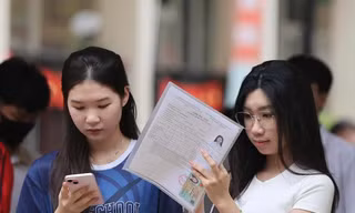 SAT 1500, IELTS 8.5 cũng lắc đầu với đề thi tốt nghiệp tiếng Anh