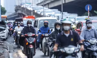 Miền Bắc mưa dông kéo dài thêm nhiều ngày