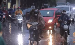 Nhiều vùng trên cả nước đón mưa dông kéo dài