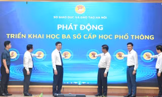 Chuyển học bạ số tạo điều kiện thuận lợi cho phụ huynh 