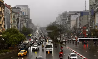 Không khí lạnh gây mưa khắp miền Bắc, có nơi mưa rất to