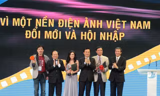 Vắng vàng, có 3 sen bạc