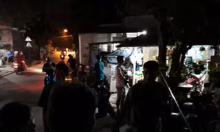 Nhóm 10 thanh niên dùng gạch ‘chọi’ nhau, 2 người thương vong