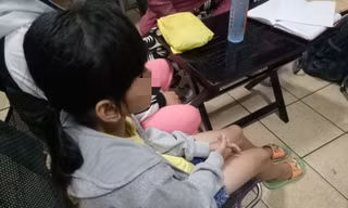 Bé H. cho rằng có 4 thanh niên thực hiện hành vi hiếp dâm 