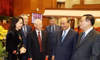 Tổng Bí thư, Chủ tịch nước Nguyễn Phú Trọng và các đại biểu tại Hội nghị T.Ư 2. Ảnh TTXVN