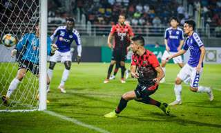 Hà Nội đánh bại Á quân giải Thái Lan tại AFC Champions League