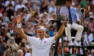 Federer cán mốc 100 trận thắng tại Wimbledon