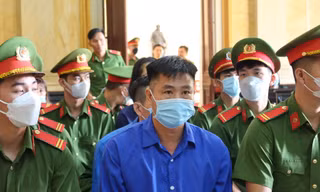 Nguyễn Khắc Đồi tại phiên tòa.