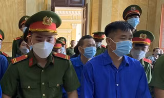 Cựu Chủ tịch Công ty Gold Time Nguyễn Khắc Đồi tại phiên tòa.