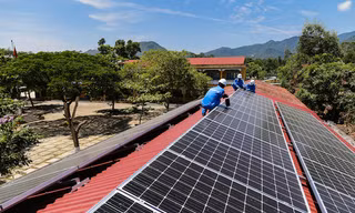 Thiết bị điện mặt trời ở Việt Nam phần lớn có xuất xứ từ Trung Quốc. Ảnh minh họa.