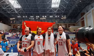 Khoảnh khắc đăng quang HCV SEA Games khiến những con tim thổn thức cùng hai chị em Thảo My, Thảo Vy 