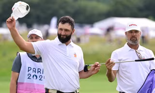 Golf Olympic 2024: Jon Rahm và Xander Schauffele dẫn đầu trước vòng cuối