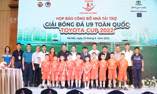Những tiết lộ thú vị: Duy Mạnh là tiền vệ, Hai Long hậu vệ, Văn Chuẩn không biết bắt gôn