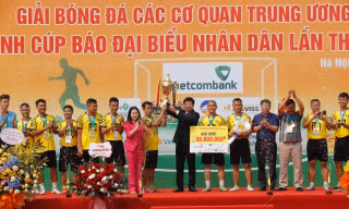Đội bóng Tập đoàn Nhật Thành vô địch Giải bóng đá các cơ quan Trung ương mở rộng tranh Cúp Báo Đại biểu Nhân dân 