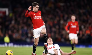 Tottenham khiến MU chia điểm tại Old Trafford
