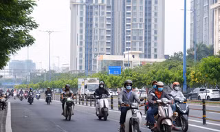 Thời tiết TPHCM tiếp tục se lạnh, đêm có mưa rào