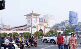 Hình ảnh giao thông khác lạ ở TPHCM ngày cuối tuần