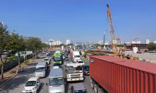 Cửa ngõ TPHCM ken cứng xe trong ngày đầu kỳ nghỉ giỗ Tổ 