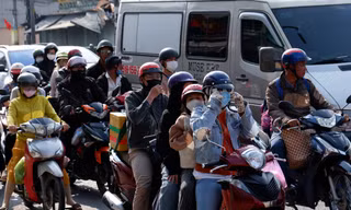 Nắng nóng bao trùm TPHCM những ngày cuối tuần