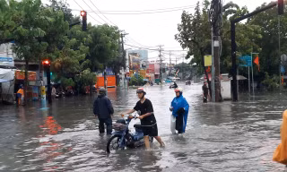 TPHCM hứng trận mưa lớn nhất từ đầu năm: Chuyên gia lý giải