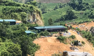 Nhà máy thuỷ điện không phép ở Bản Hồ đang được xây dựng có tổng mức đầu tư gần 300 tỷ đồng.