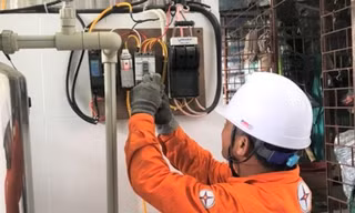 Ngành điện huy động hết nhân lực, công suất các nhà máy để đảm bảo cung ứng điện. Ảnh: Nguyễn Bằng